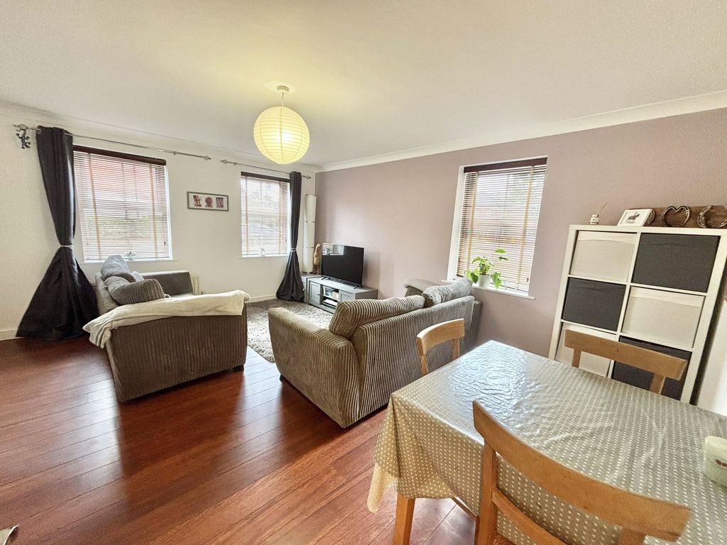 Property photo 2 of 8