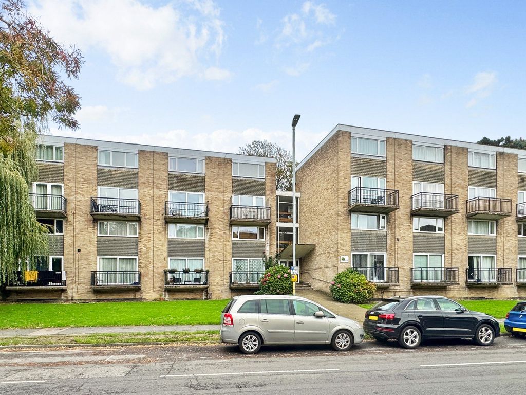 Property photo 1 of 6 Willow Court