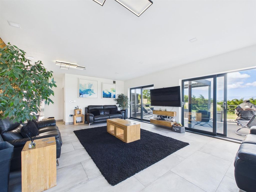 Additional image 38 of 5 bed property for saleChene Road, Peacehaven BN10