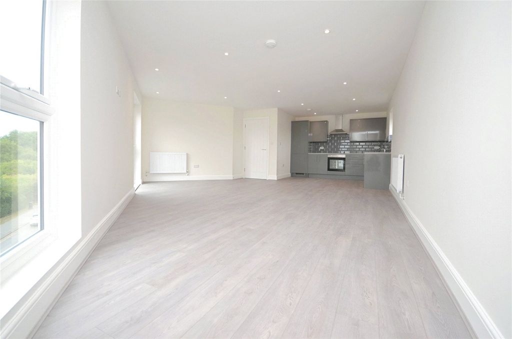 Property photo 2 of 7 Picture No. 17