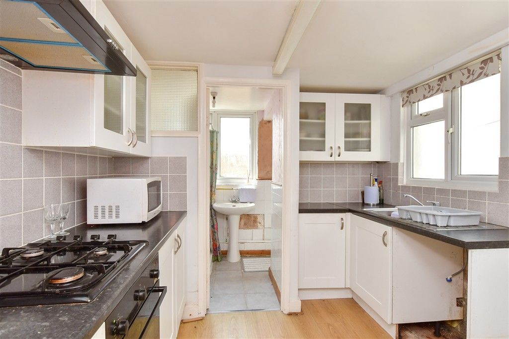 Property photo 1 of 11 Kitchen