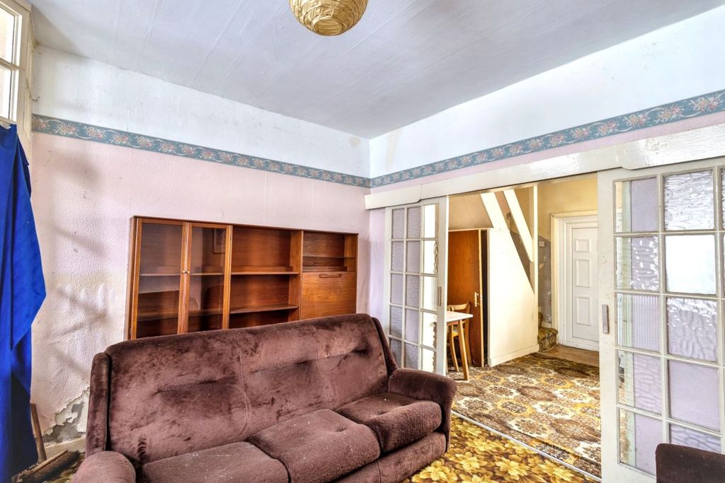 Property photo 2 of 13