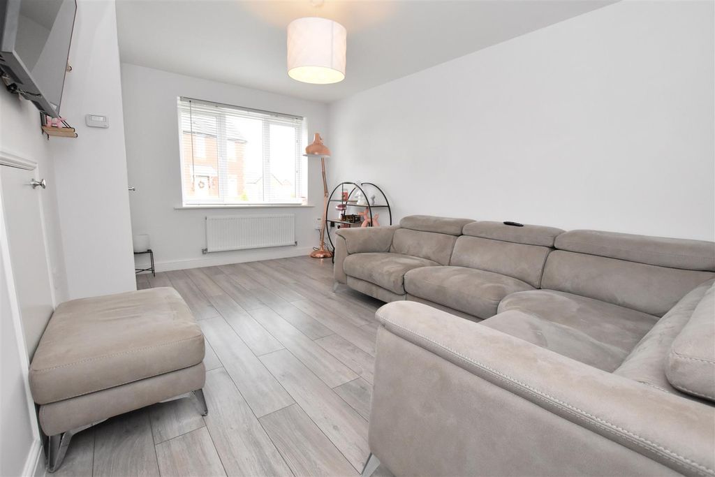 Property photo 3 of 14 Cloakroom WC