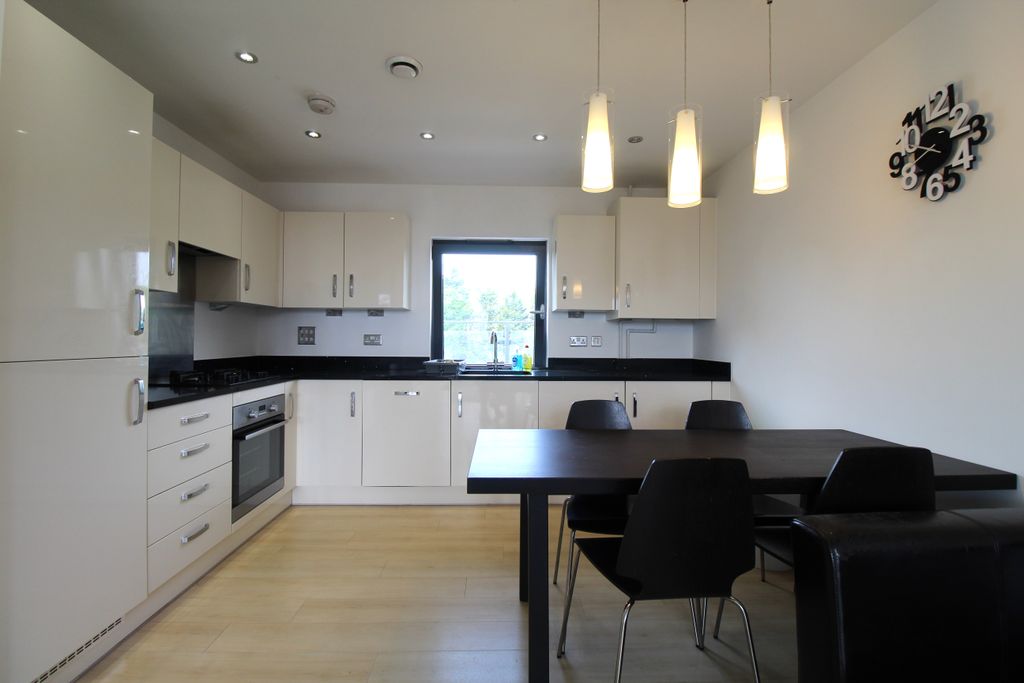 Property photo 3 of 14 7