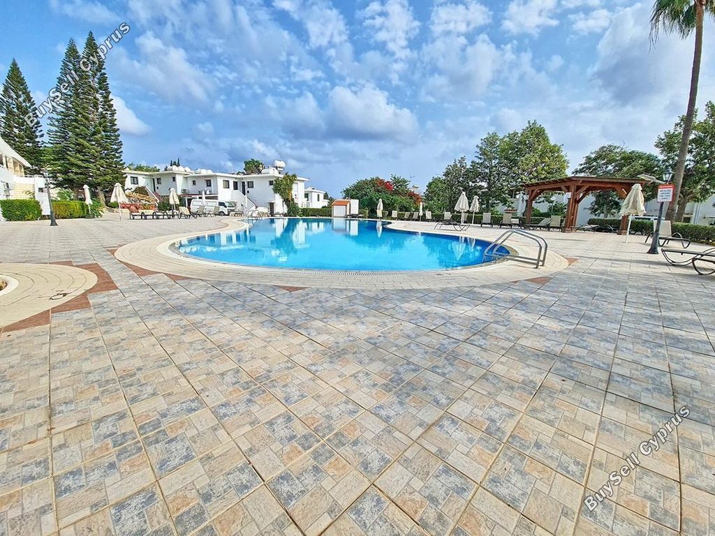 Property photo 2 of 33