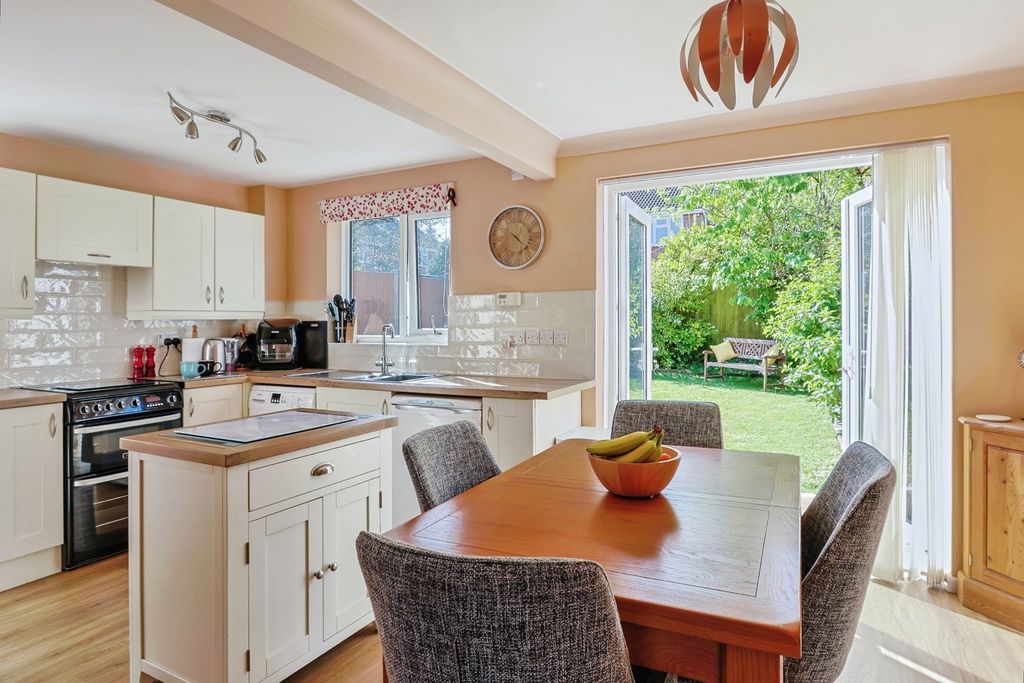 Property photo 3 of 19 Kitchen/Diner