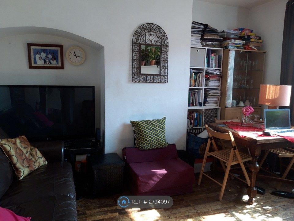 Property photo 2 of 9 Living Room