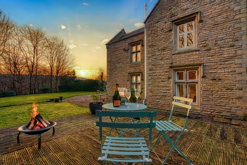 Property photo 3 of 48 3990236