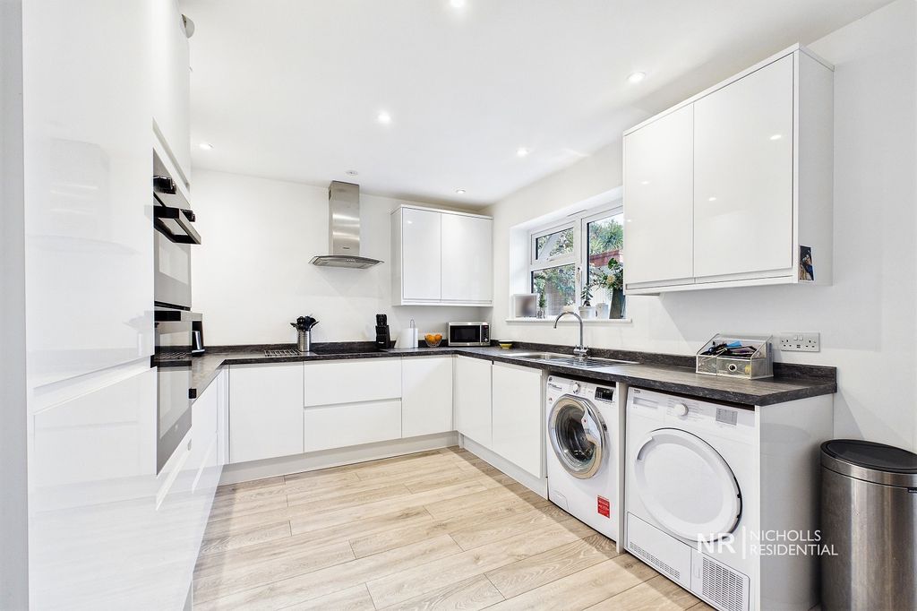 Property photo 3 of 26 Kitchen Area