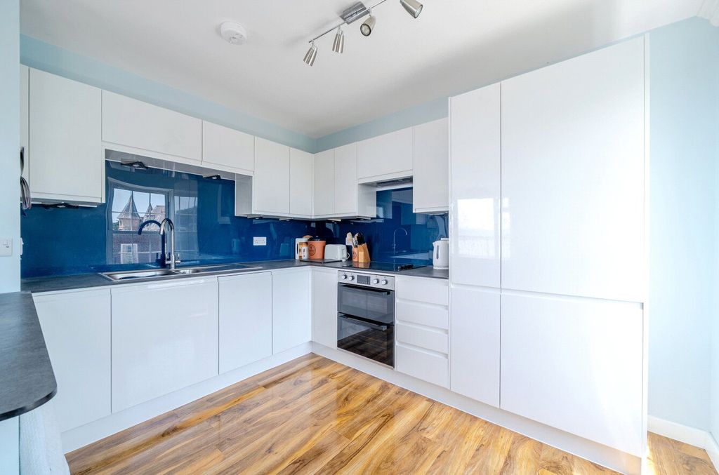 Property photo 3 of 15 Kitchen