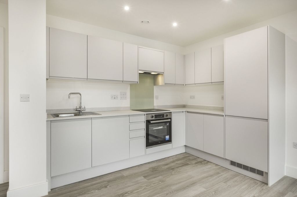 Property photo 1 of 7 Kitchen