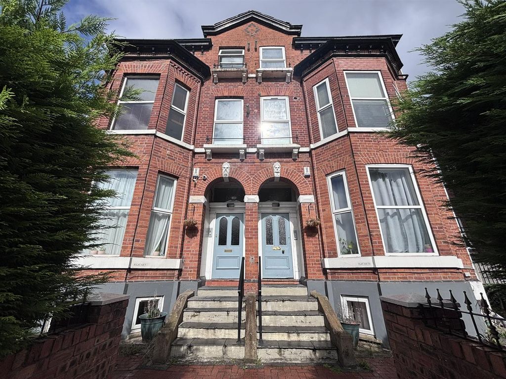Property photo 1 of 18 External