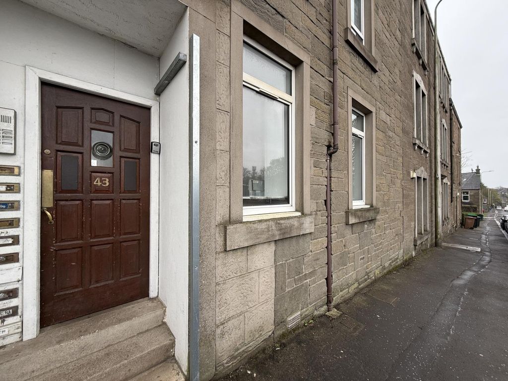 Property photo 1 of 10