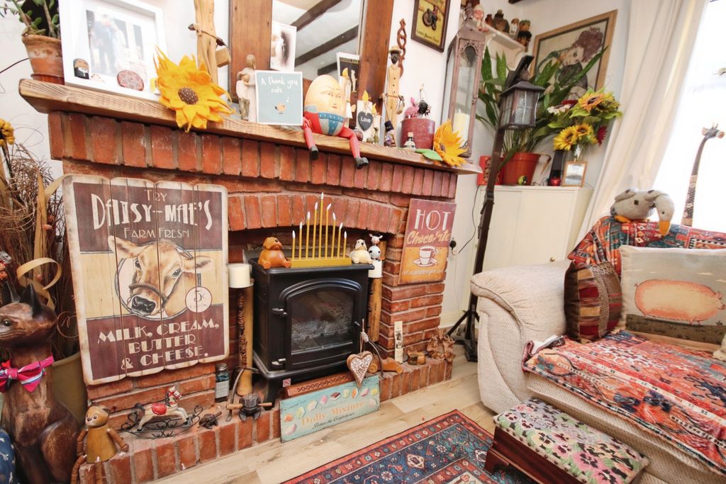 Property photo 3 of 12