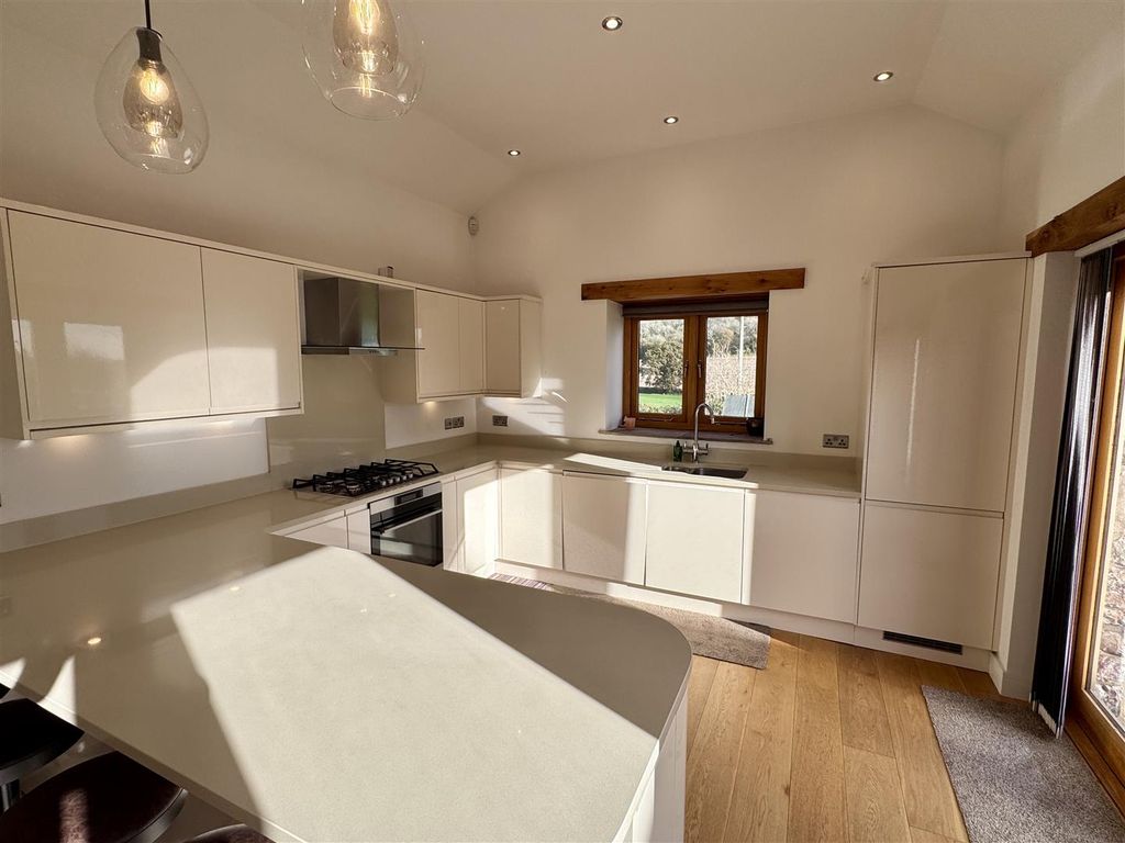 Property photo 3 of 26 Kitchen