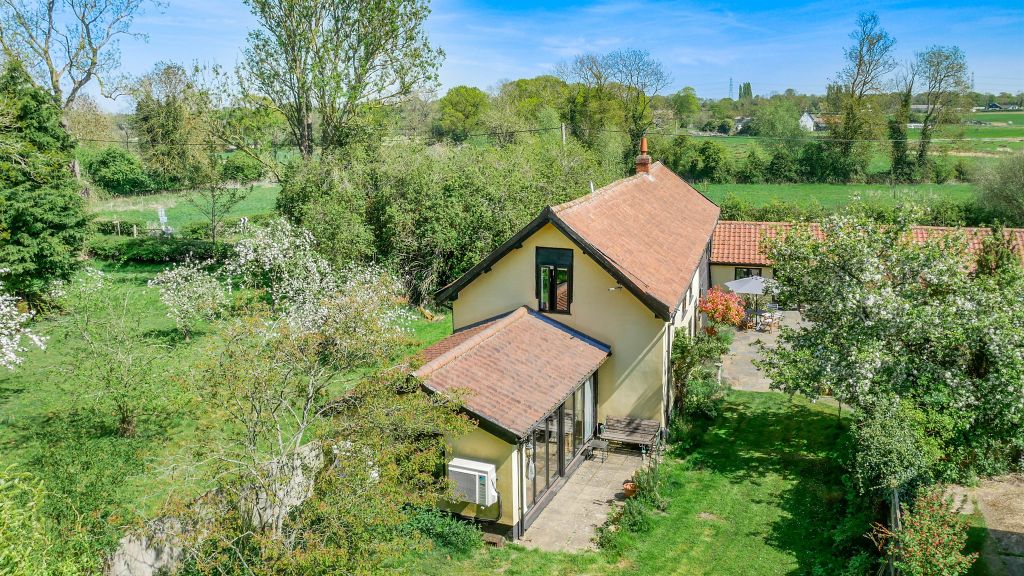 Property photo 2 of 19