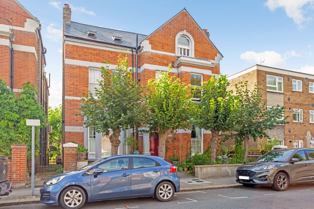 Property photo 2 of 12