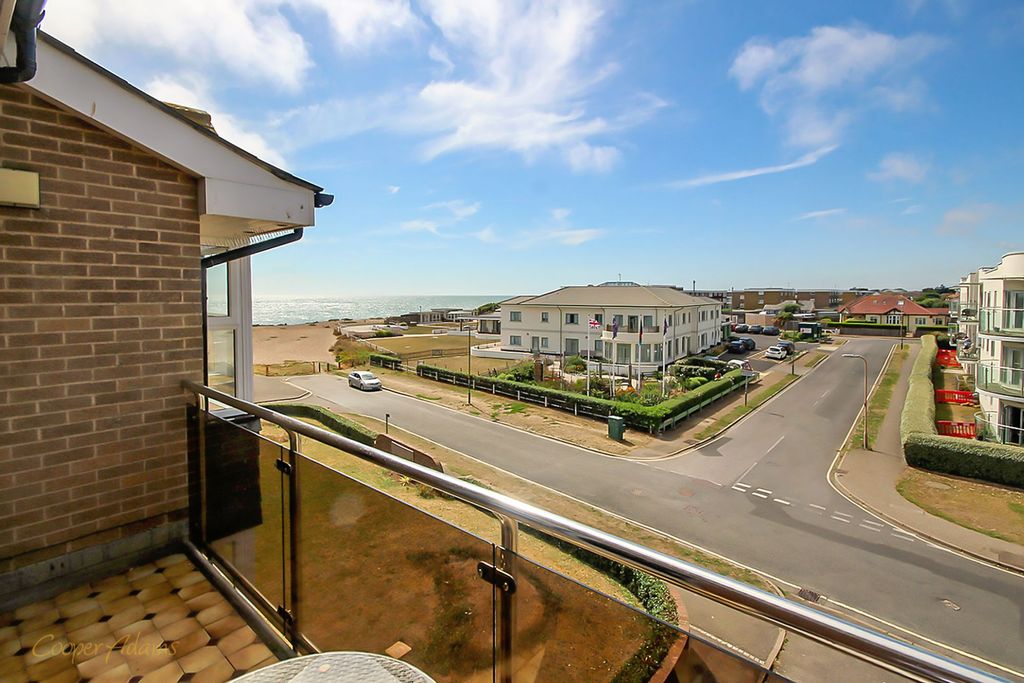 Property photo 2 of 14 Balcony