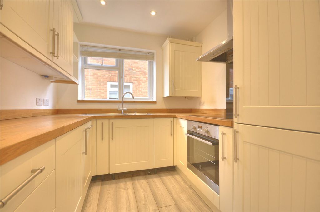 Property photo 2 of 13 Picture No. 17
