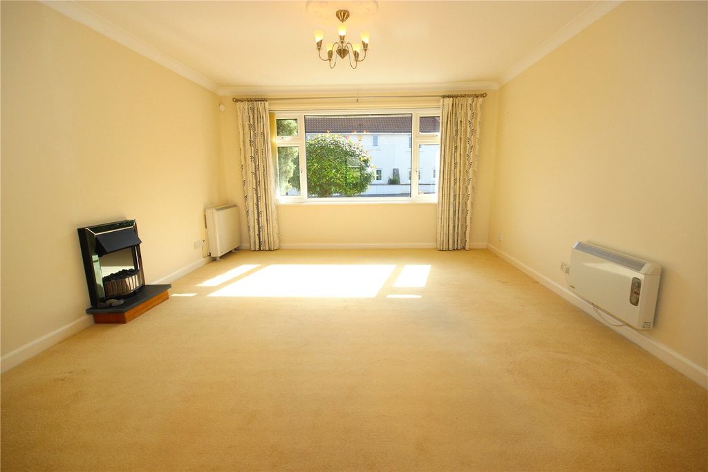 Property photo 2 of 17 Picture No. 05