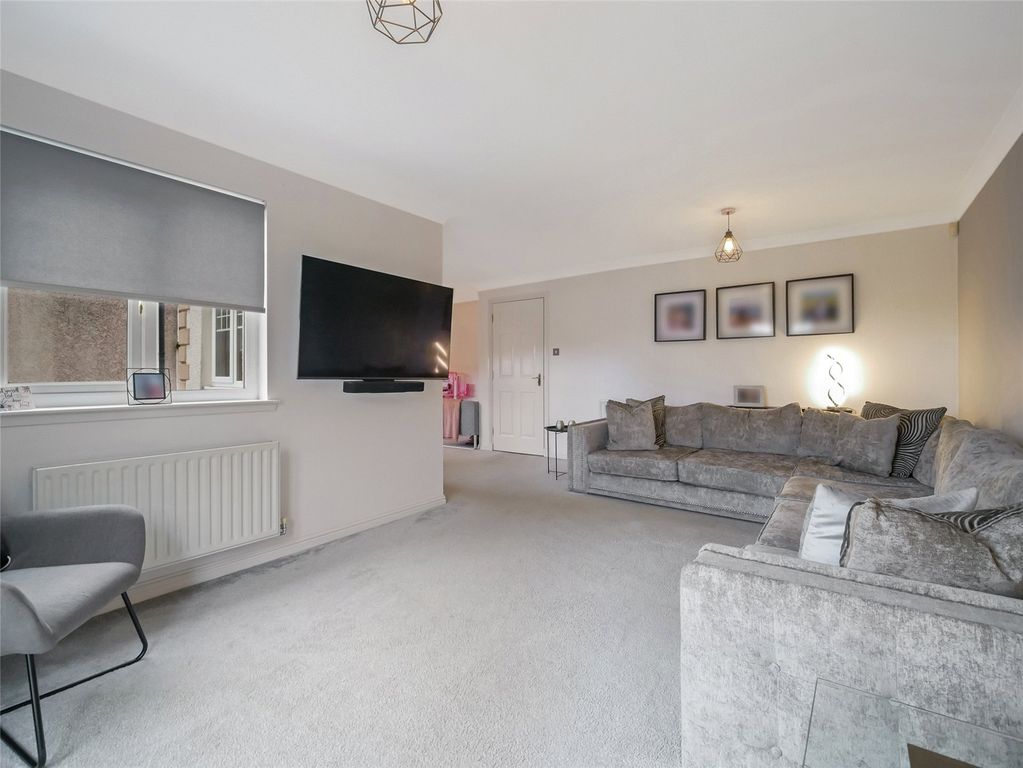 Property photo 3 of 21 Picture No. 16