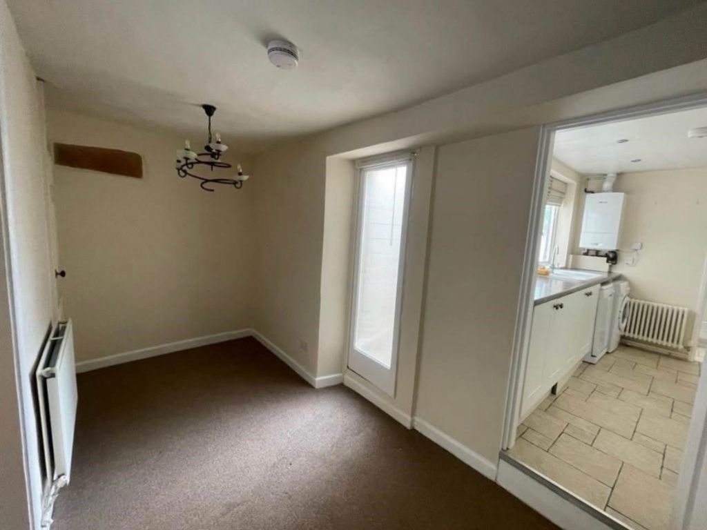 Property photo 3 of 8 Dining Room/Kitchen