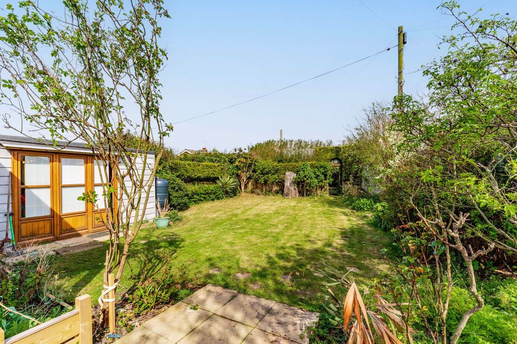 Property photo 2 of 25