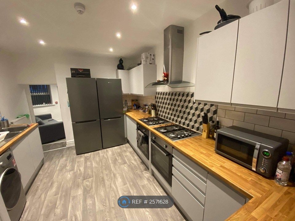 Property photo 1 of 14 Kitchen