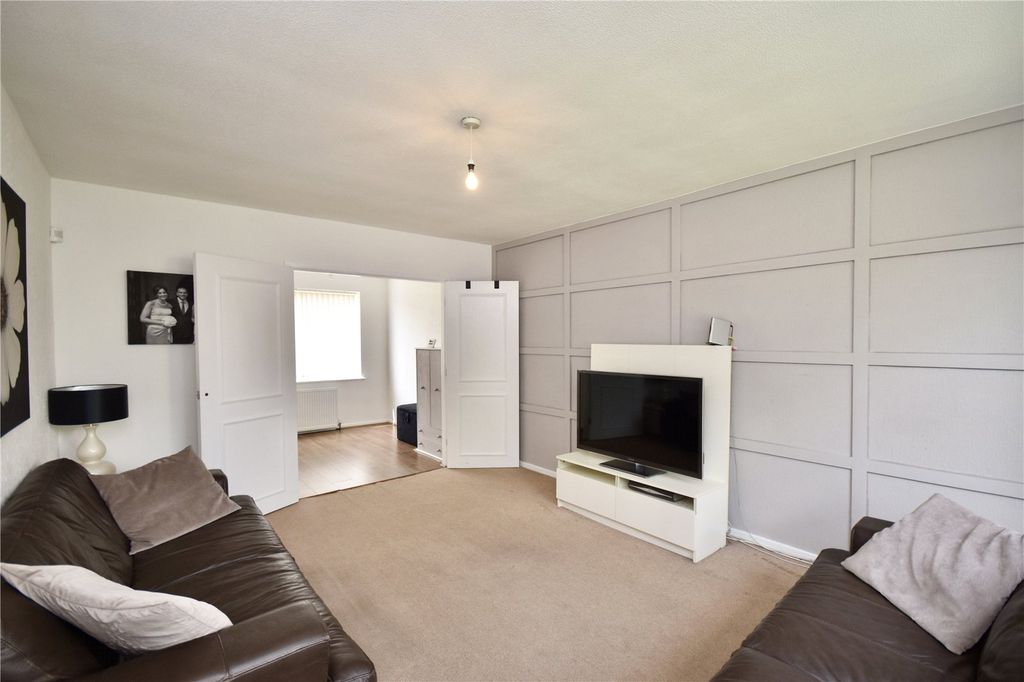 Property photo 2 of 18 Picture No. 04