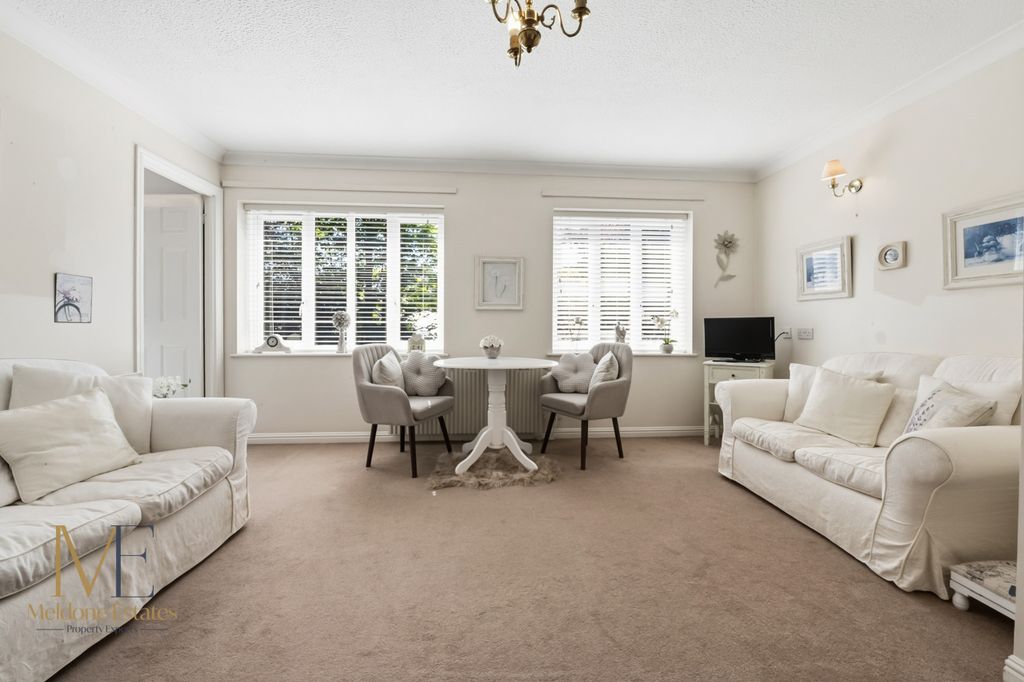 Property photo 3 of 27 Dining Area