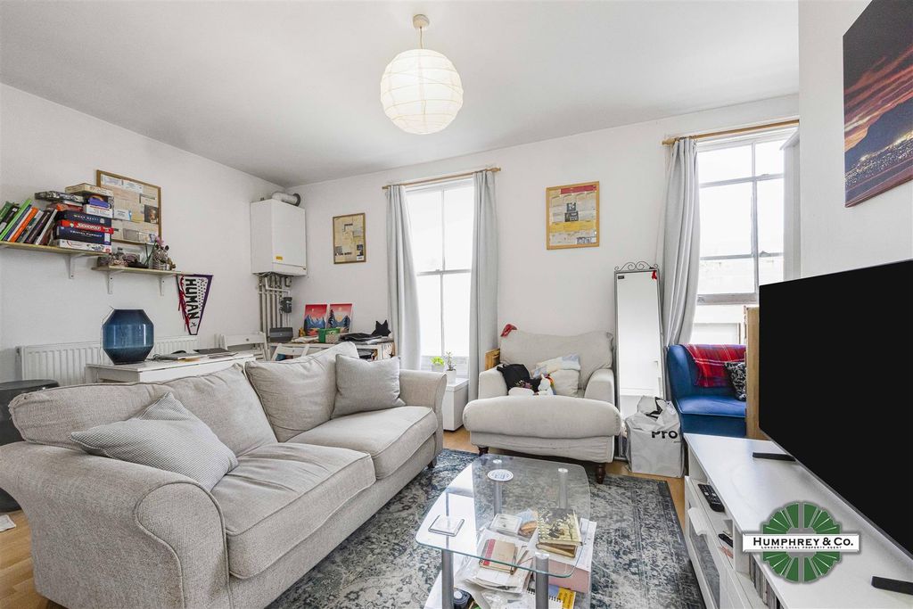 Property photo 3 of 12 Flat C 9 Exmouth Street -004.Jpg