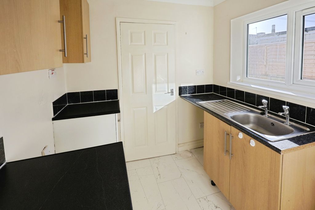 Property photo 3 of 6 Pbox-Img.Jpg