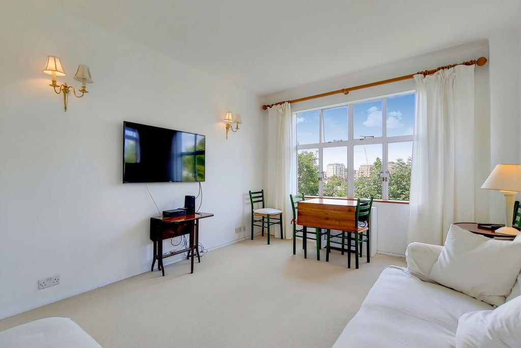 Property photo 1 of 14 Reception