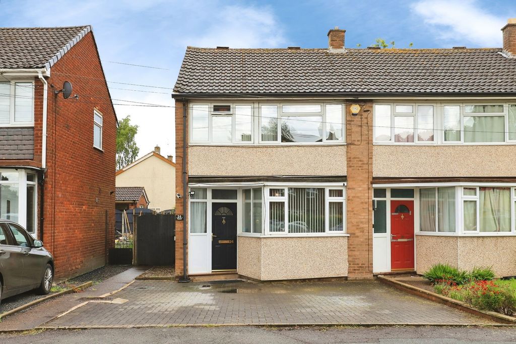 Property photo 2 of 28