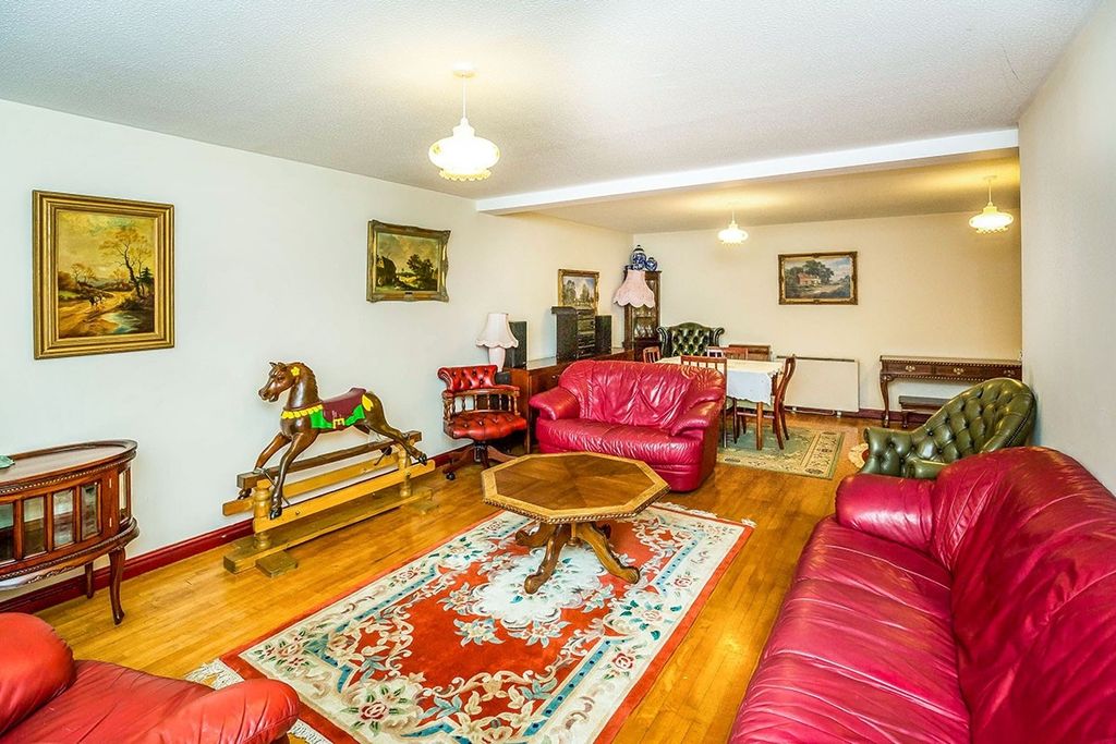 Property photo 2 of 8 Lounge/Dining Room