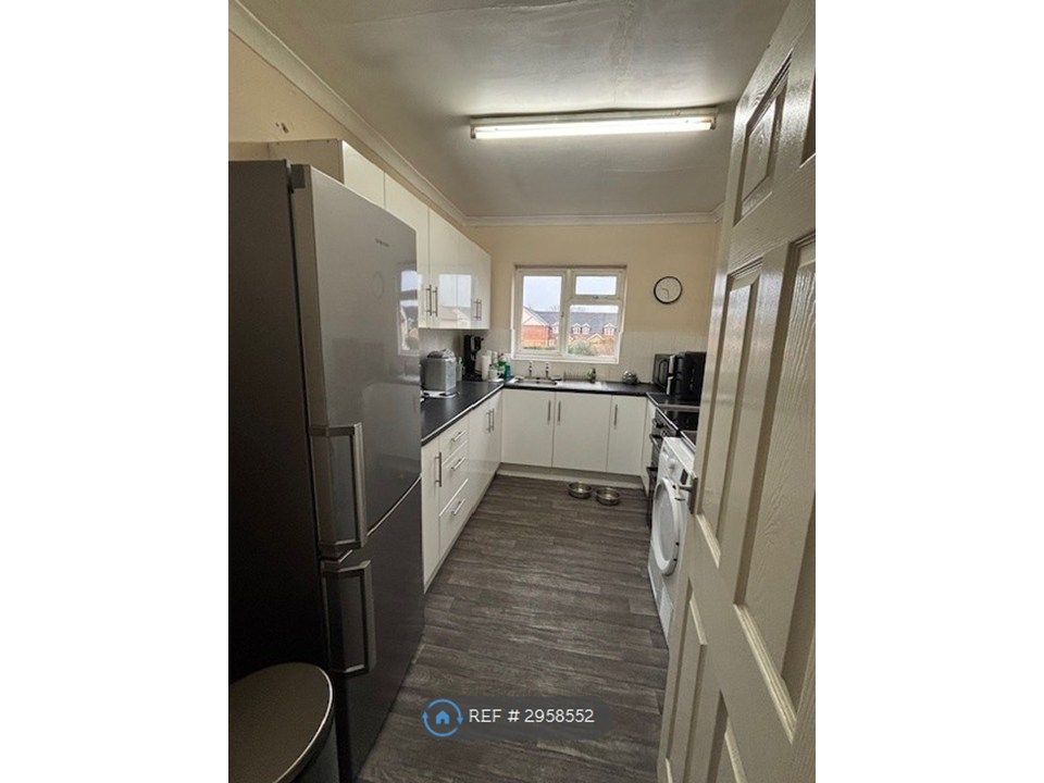 Property photo 1 of 5 Kitchen