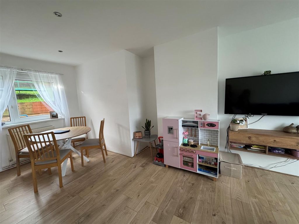 Property photo 2 of 19 Dav2.Jpg