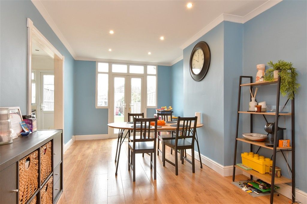 Property photo 3 of 7 Dining Area