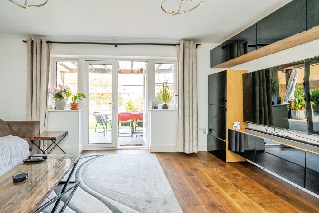 Property photo 2 of 14 Pbox-Img.Jpg