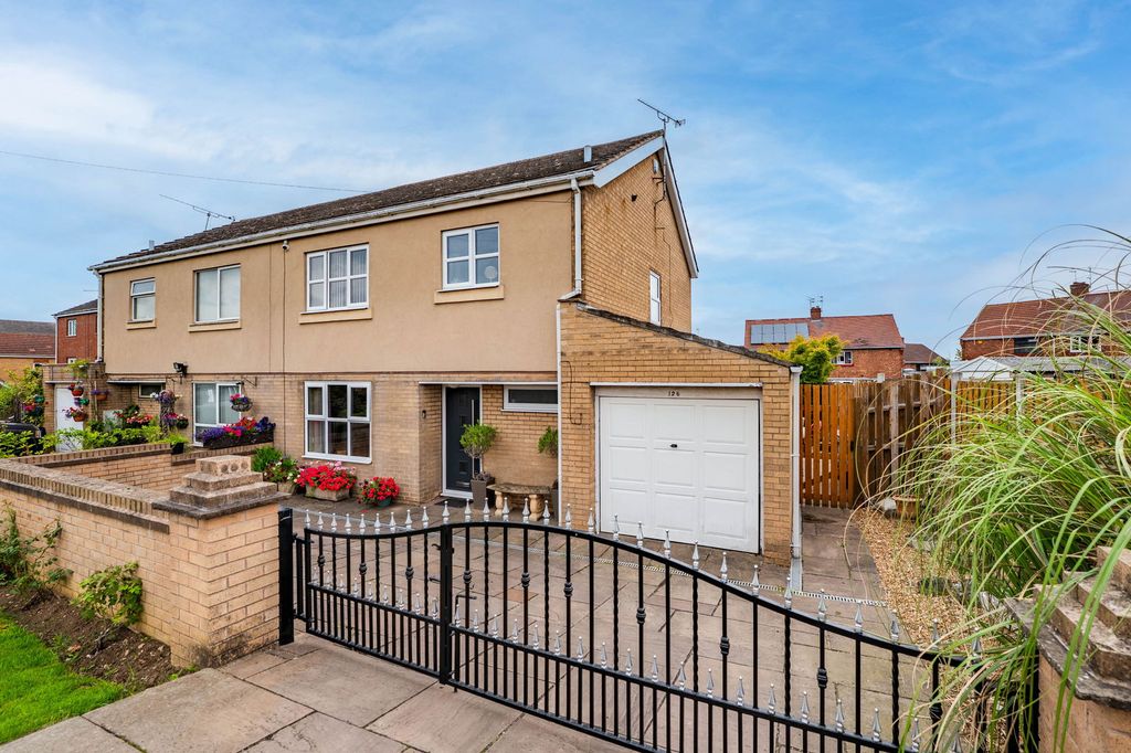 Property photo 1 of 37