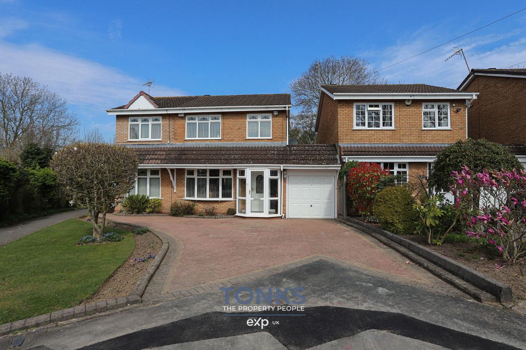 Property photo 1 of 28