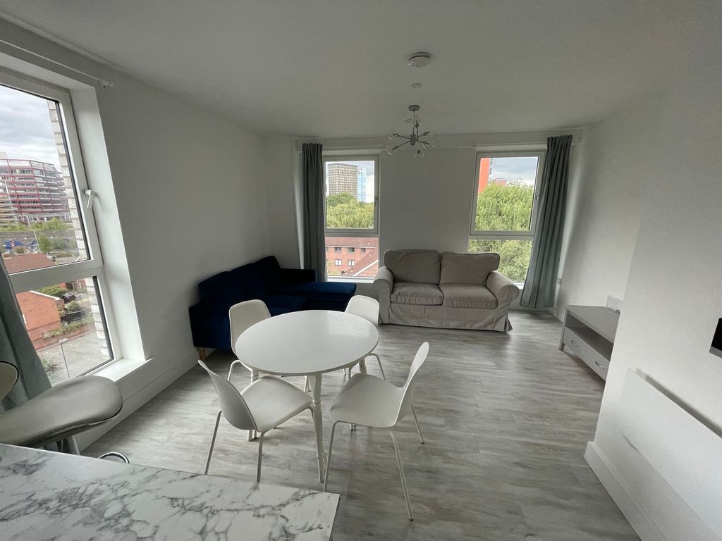 Property photo 3 of 11