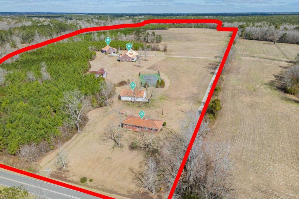 Property photo 1 of 2