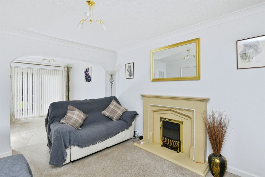 Property photo 2 of 23