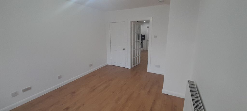 Property photo 3 of 12 20260120_100241