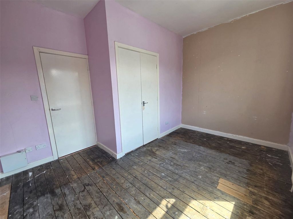 Property photo 3 of 13 Bedroom