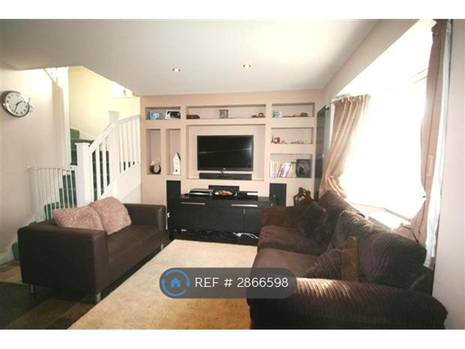 Property photo 2 of 8 Lounge