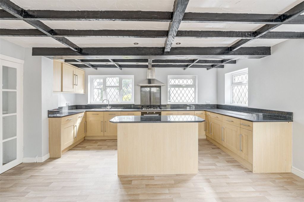 Property photo 3 of 32 Picture No. 35