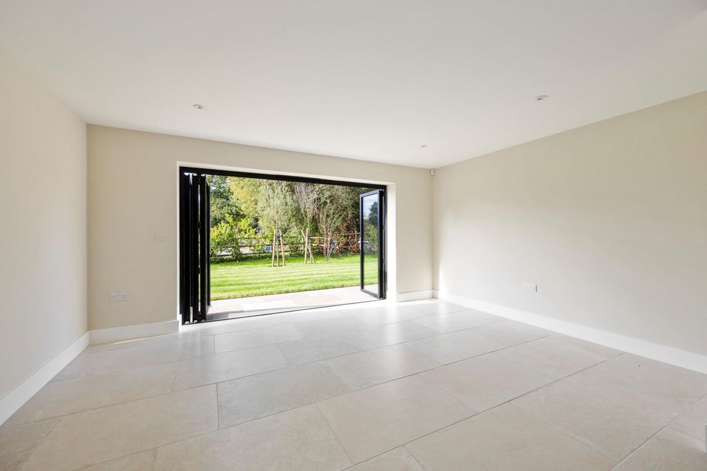 Property photo 3 of 17 Image