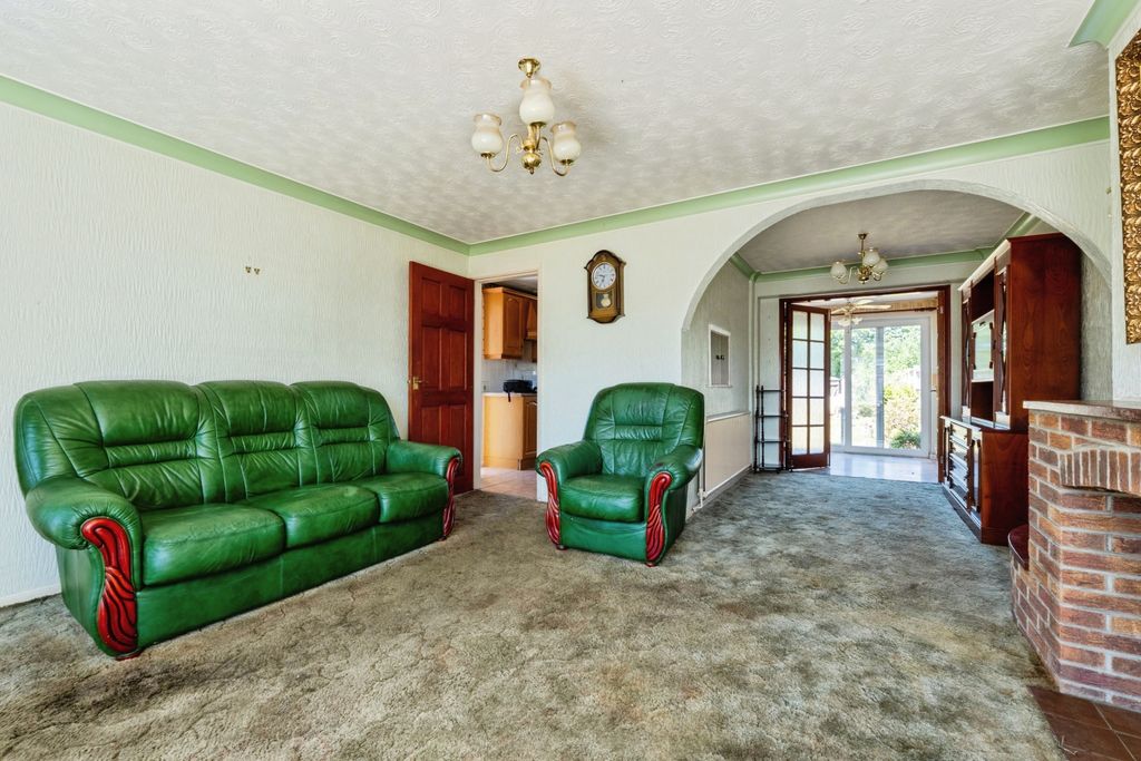 Property photo 2 of 16 Lounge/Diner